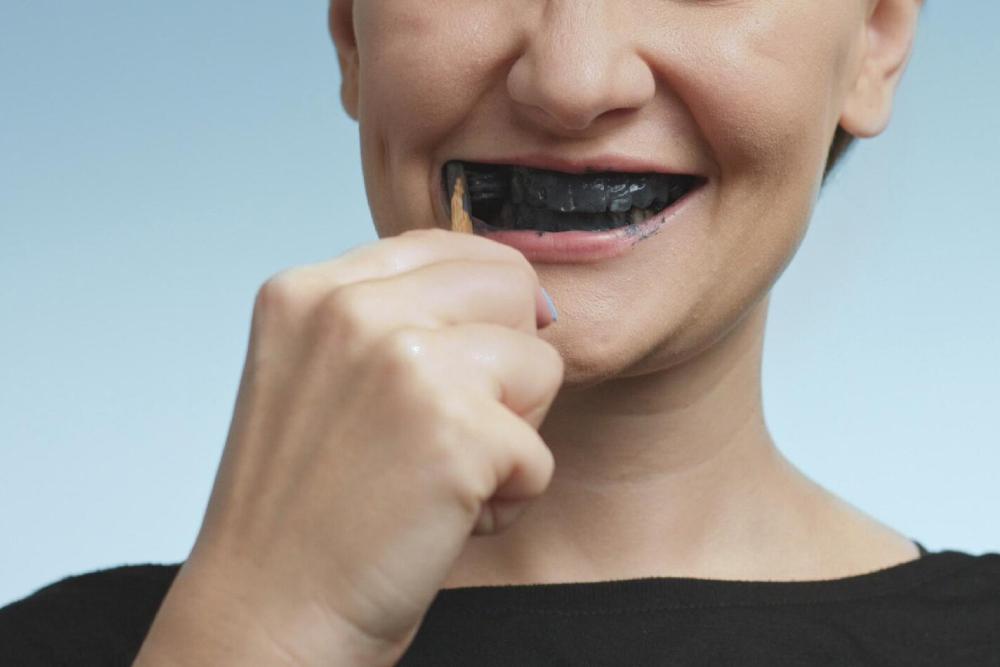 efectividad pasta de dientes negra