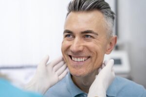cuanto duran los implantes dentales